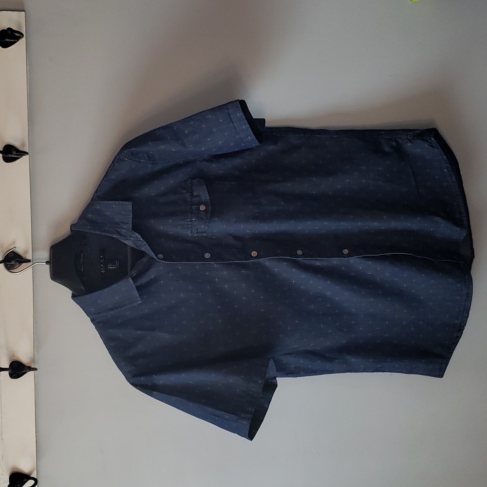 Forever 21 men's short sleeve shirt, large, blue cotton with small pattern